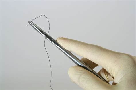 medical needle and thread