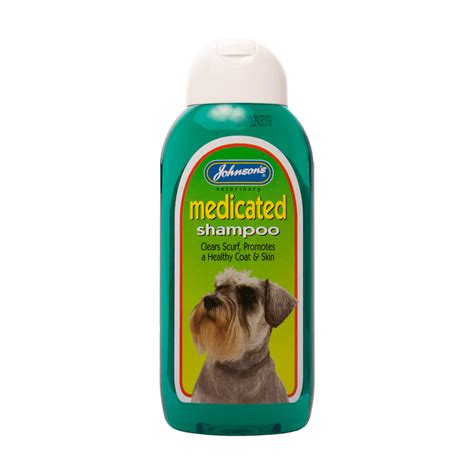 Medicated dog shampoo treats skin infections