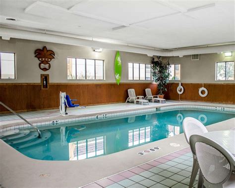 medina ohio lodging with pool
