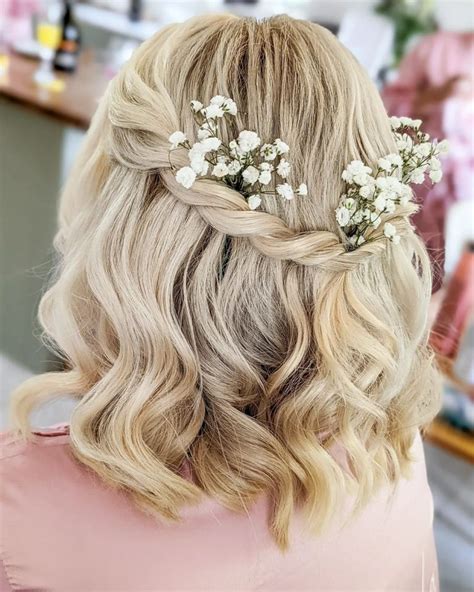 20 Medium Length Wedding Hairstyles for 2021 Brides EmmaLovesWeddings