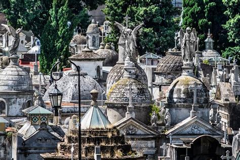 meeting guide Recoleta Cemetery