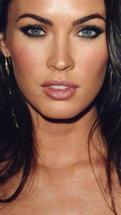 megan fox eyes color