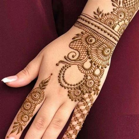 7 Simple Arabic Mehandi Designs