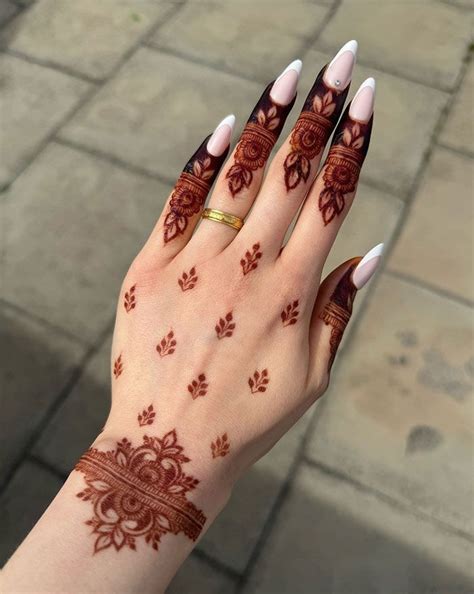 Mehndi Design Simple