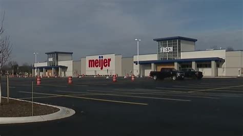 meijer new years day hours