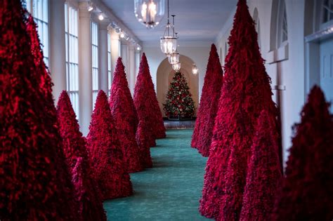 melania trump red christmas decorations