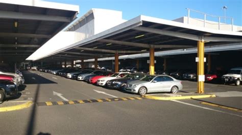 melbourne airport outdoor parking