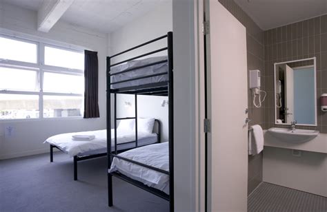 melbourne youth hostel prices