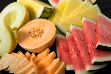 Canary melon budgie hires stock photography and images Alamy