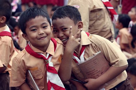 membentuk karakter anak Indonesia