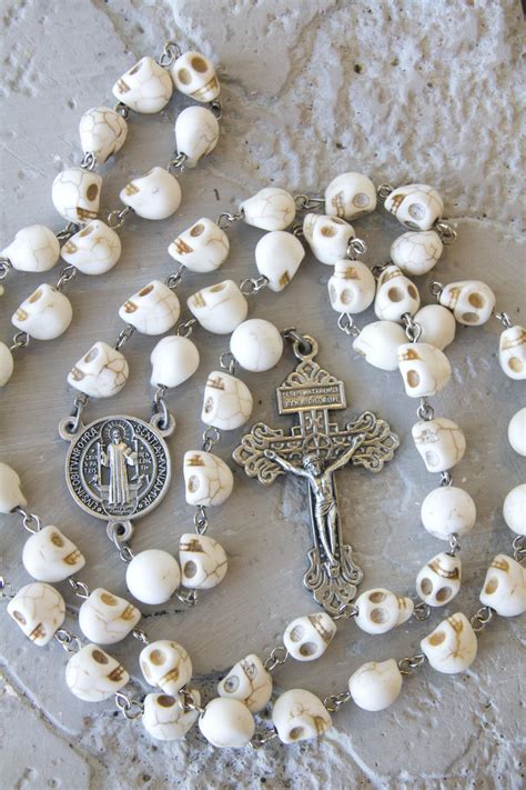 memento mori rosary history