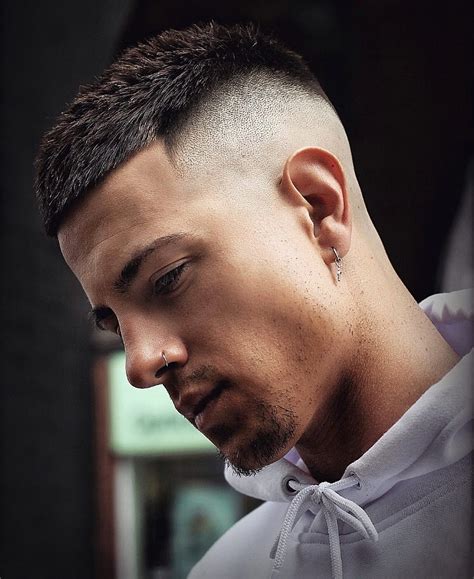 Men s Haircut Fade Sides Short Top   A Guide For Relaxed Style