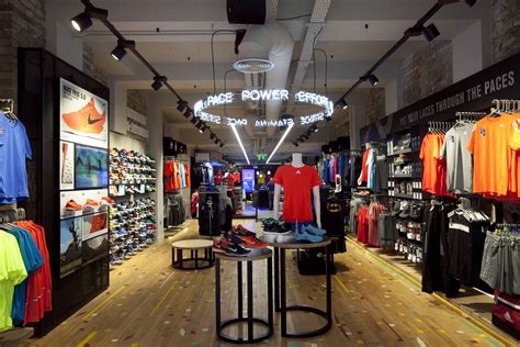 men's sports clothing stores