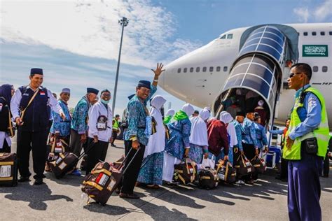 Mengecek Keberangkatan Haji