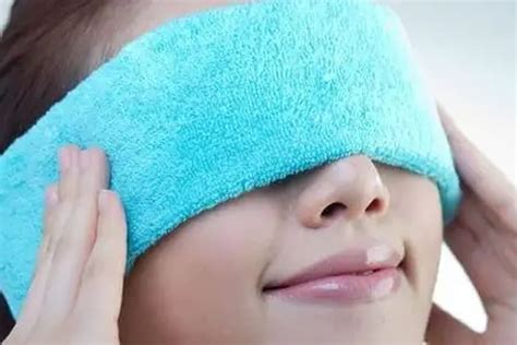 mengompres dengan air hangat