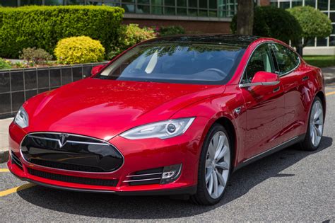 Tesla Model 3 Performance végsebessége 262 km/h ecars.hu