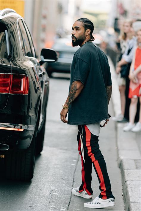 The Ultimate Guide to Trendy Men’s Streetwear: Unleash Your Style with Our Fashion Blog!