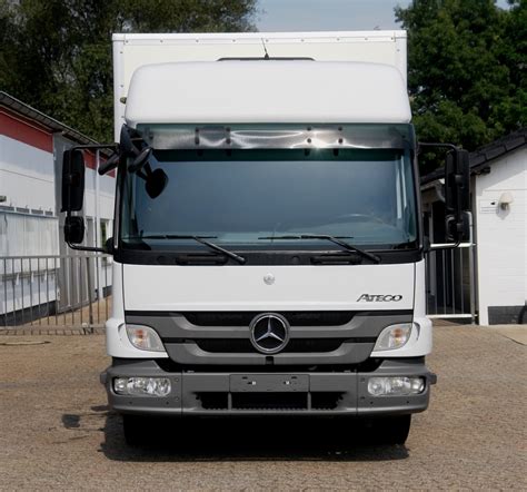 MercedesBenz amplia a versatilidade e os benefícios do caminhão Atego