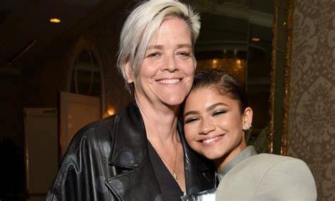 Mere De Zendaya: The Journey Of A Rising Star