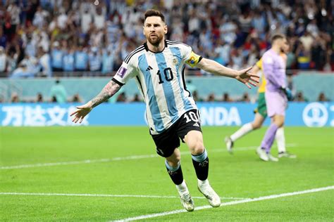 messi playing for argentina