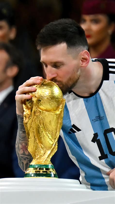 messi with world cup trophy photos hd