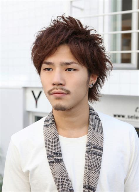Gaya Rambut Jepang Pria yang Messy