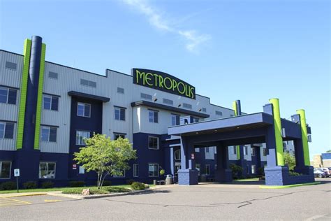 metropolis resort eau claire check in time