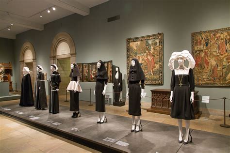 metropolitan museum of art fashion collection