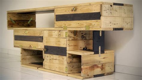 Récup & design Meuble télé en bois de palettes de manutention. Design