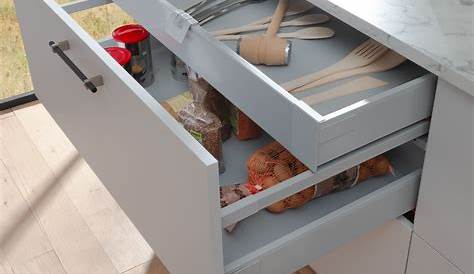 Armoire de cuisine moderne avec 1 porte et 3 tiroirs