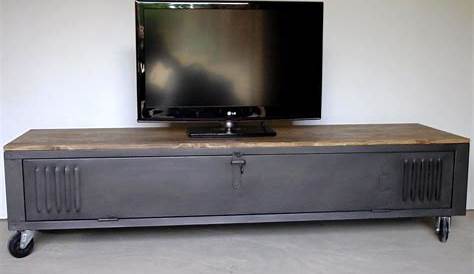 vestiaire metallique transforme en meuble tv