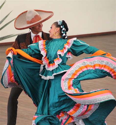mexican dance jarabe tapatio