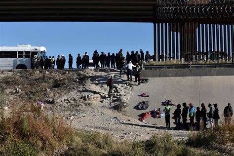 mexico border crossing news