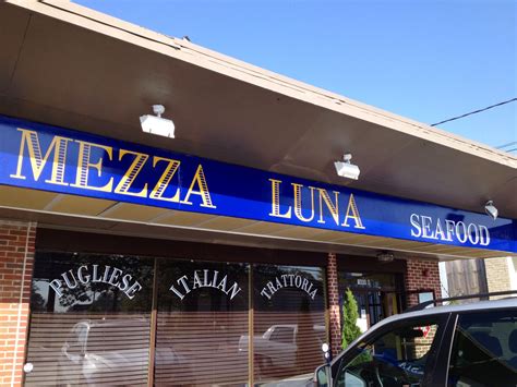 mezza luna pasta and seafood smyrna