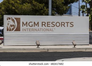 mgm resorts corporate phone number