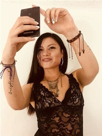 Unveiling Mia Ferrara's Style Secrets: A Journey Through her Creative World