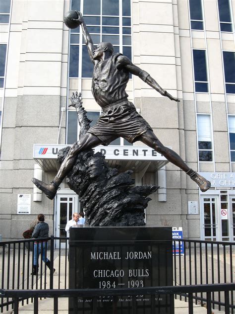 Michael Jordan Statue: A Tribute To A Basketball Legend