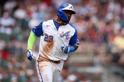 Michael Harris II presenting his research