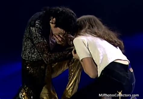 michael jackson on stage with fans