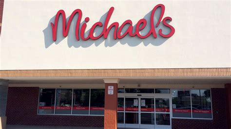 michaels craft store closing stores