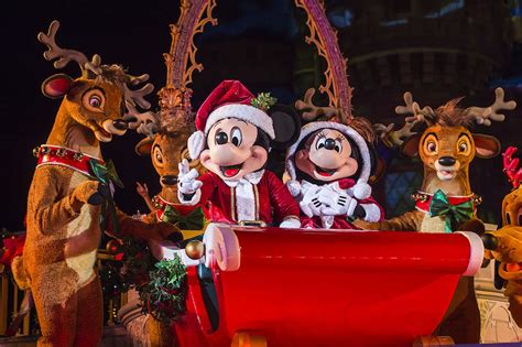 Mickey&#039;s Very Merry Christmas: A Magical Holiday Experience