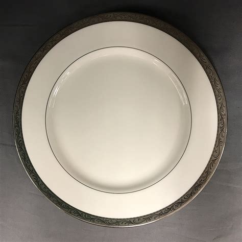 mikasa platinum crown dinner plate