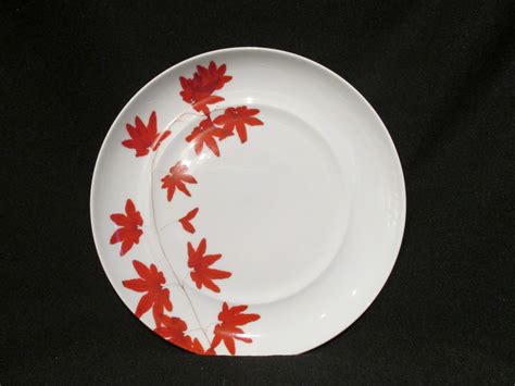 mikasa pure red dinner plate