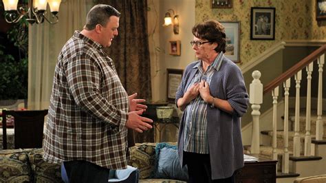 mike and molly peggy's new beau cast