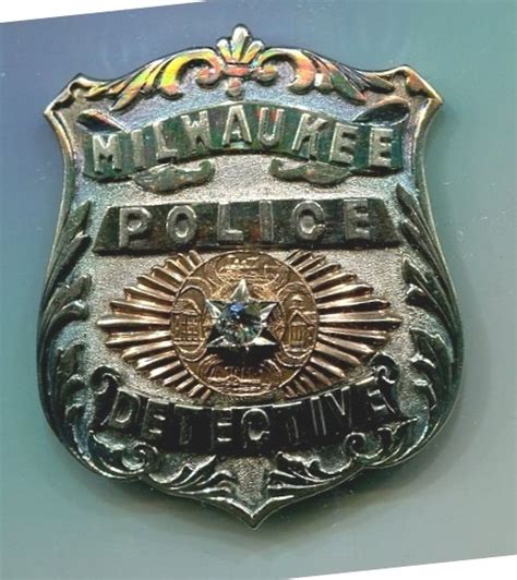 milwaukee police detective badge