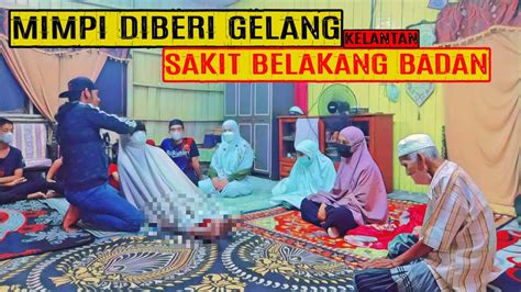 mimpi diberi sarung