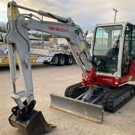 Mini Excavators Takeuchi Tb235
