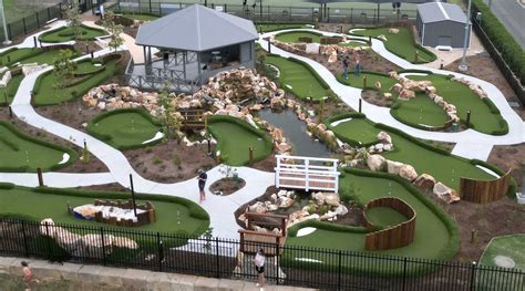 mini golf course condition