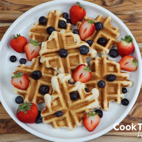 Mini Waffles For Brunch