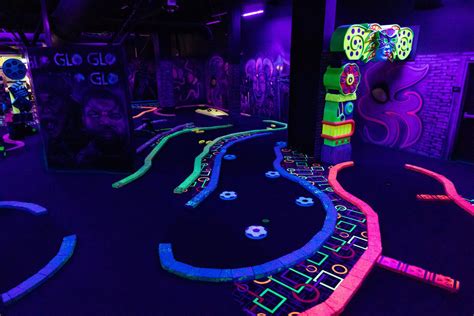 Miniature Glow Golf